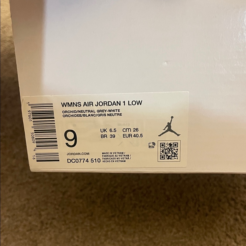 Women’s Jordan 1 Low Pink & Grey size 9 - Picture 2 of 6